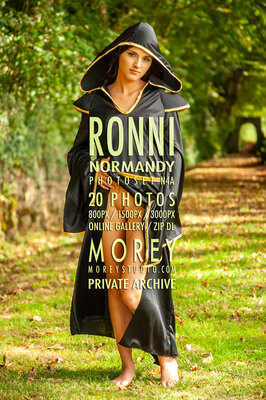 Ronni Normandy erotic photography of nude models